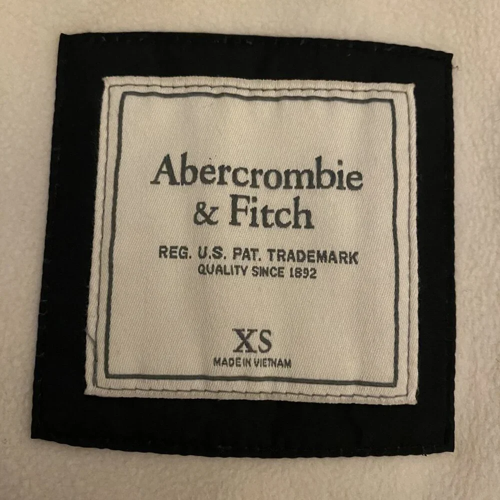 Abercrombie & Fitch Women's Quilted Jacket with Hood - Black - XS - Picture 4 of 6